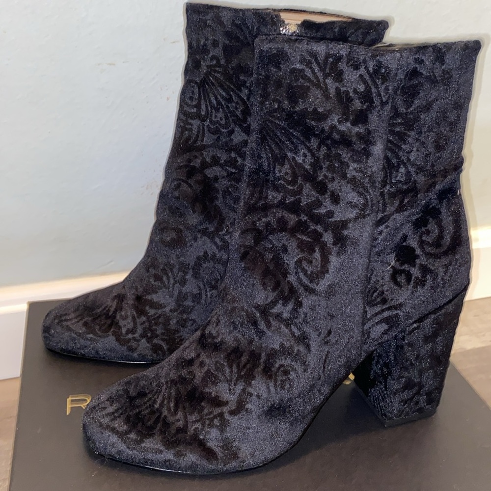 Rebecca Minkoff Bryce Black Floral Block Heel Ankle Bootie Boots New - Picture 6 of 13